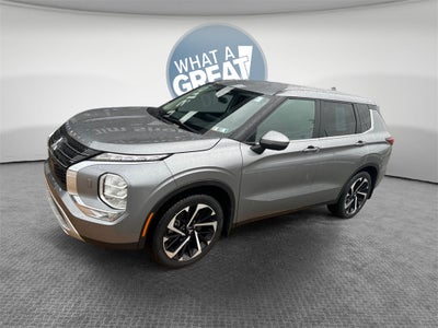 2023 Mitsubishi Outlander SE