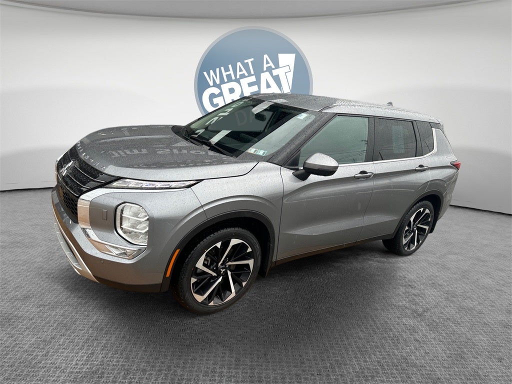 2023 Mitsubishi Outlander SE