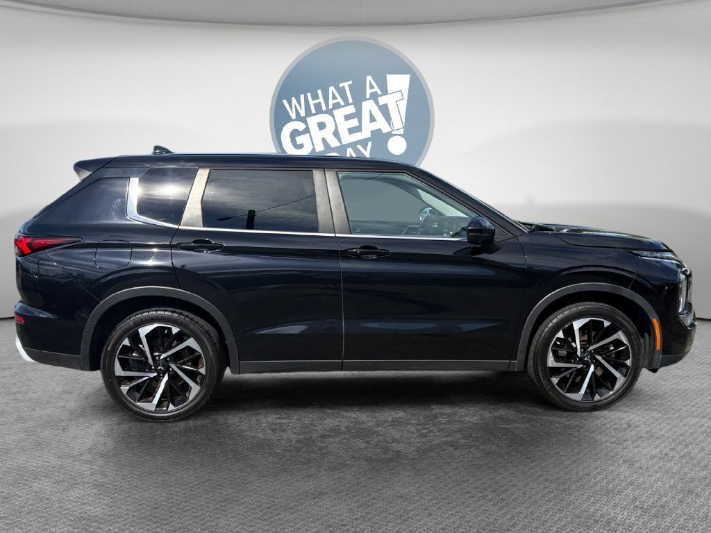 2022 Mitsubishi Outlander SE