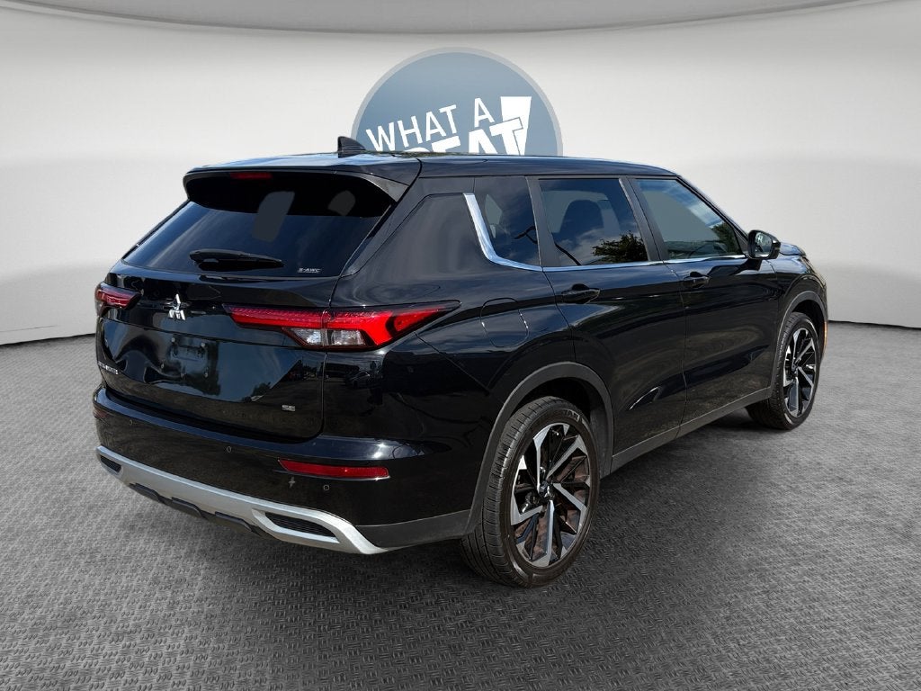 2022 Mitsubishi Outlander SE