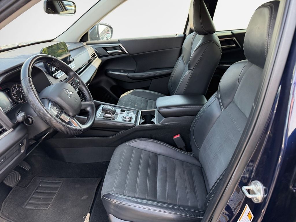 2022 Mitsubishi Outlander SE