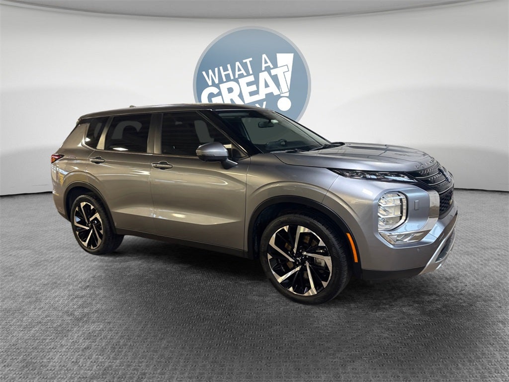 2022 Mitsubishi Outlander SE