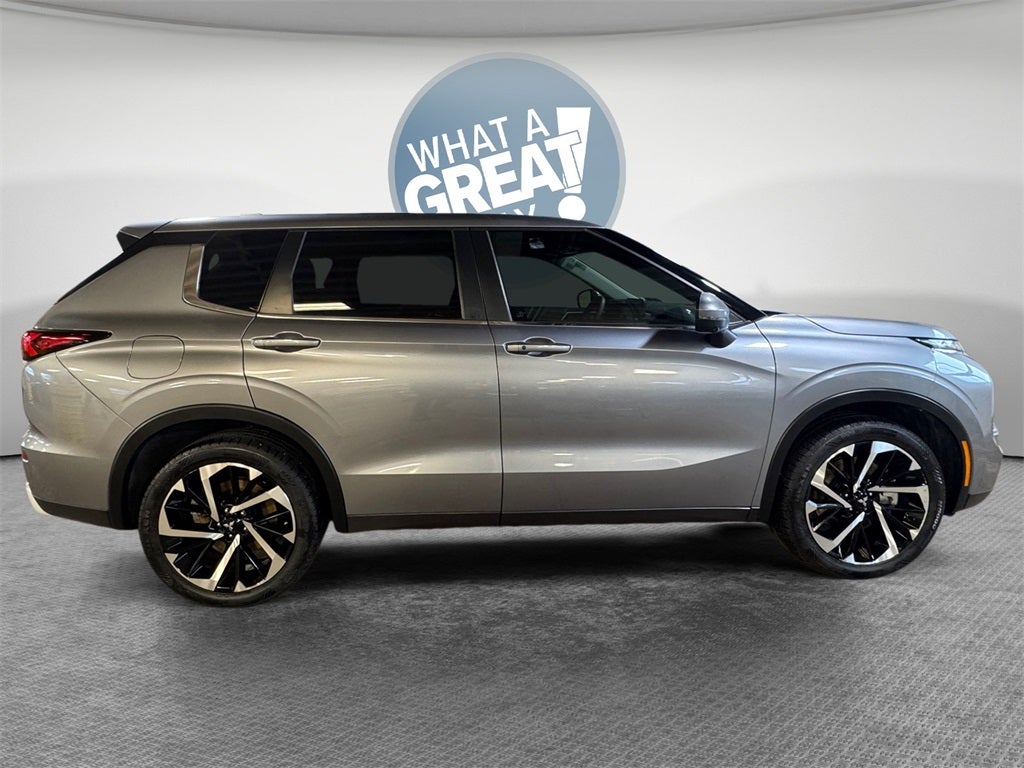 2022 Mitsubishi Outlander SE