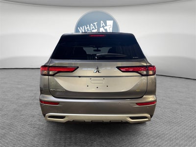 2022 Mitsubishi Outlander SE