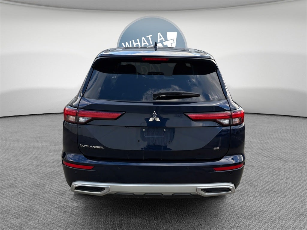 2022 Mitsubishi Outlander SE