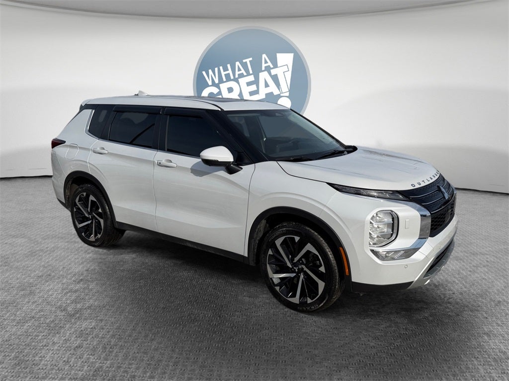 2023 Mitsubishi Outlander SE TECH PACKAGE