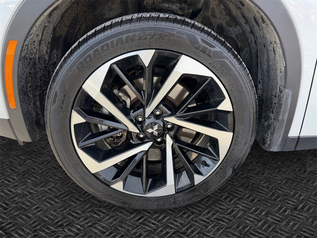 2023 Mitsubishi Outlander SE TECH PACKAGE