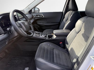 2023 Mitsubishi Outlander SE TECH PACKAGE