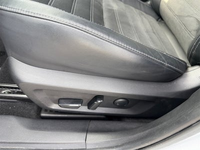 2023 Mitsubishi Outlander SE TECH PACKAGE