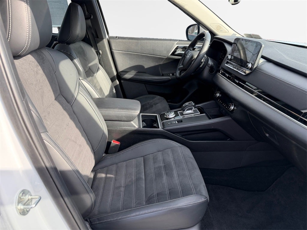 2023 Mitsubishi Outlander SE TECH PACKAGE