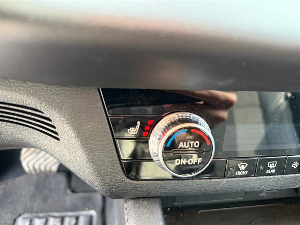 2023 Mitsubishi Outlander SE TECH PACKAGE