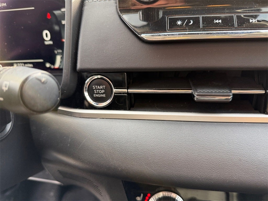 2023 Mitsubishi Outlander SE TECH PACKAGE