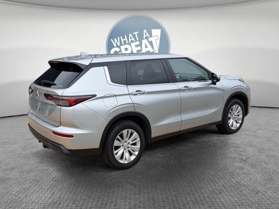 2025 Mitsubishi Outlander ES