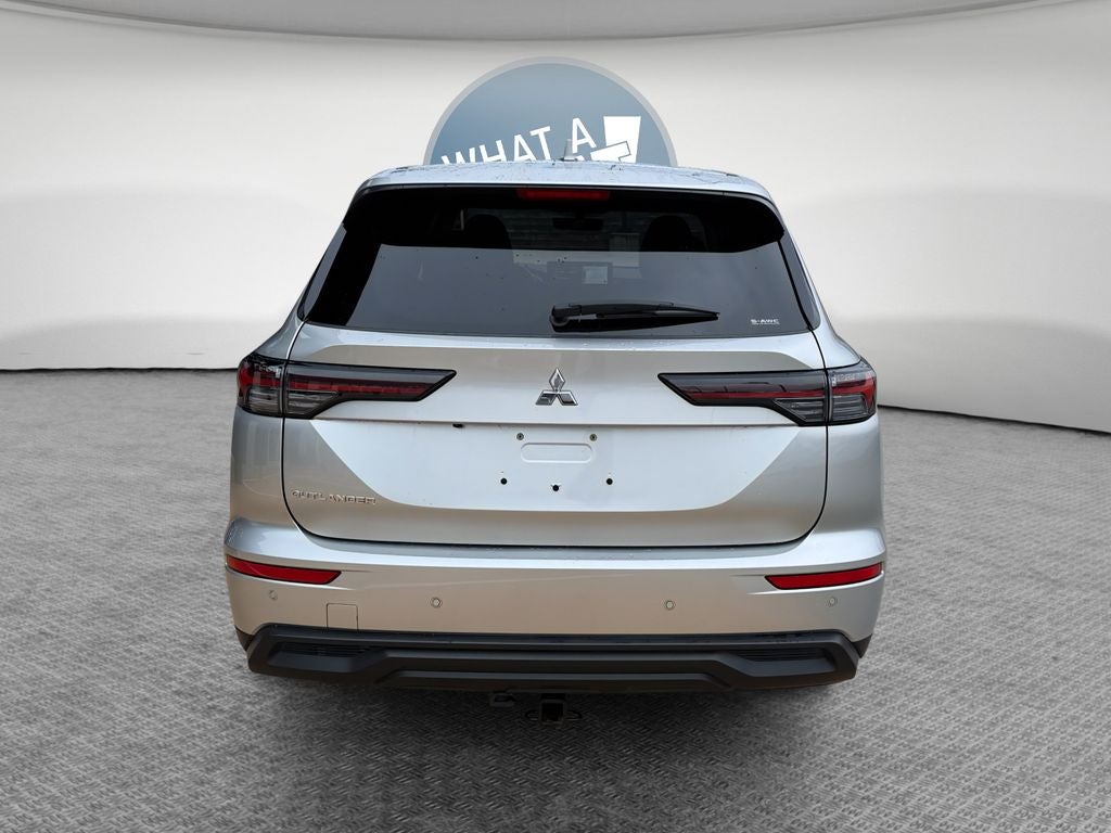 2025 Mitsubishi Outlander ES