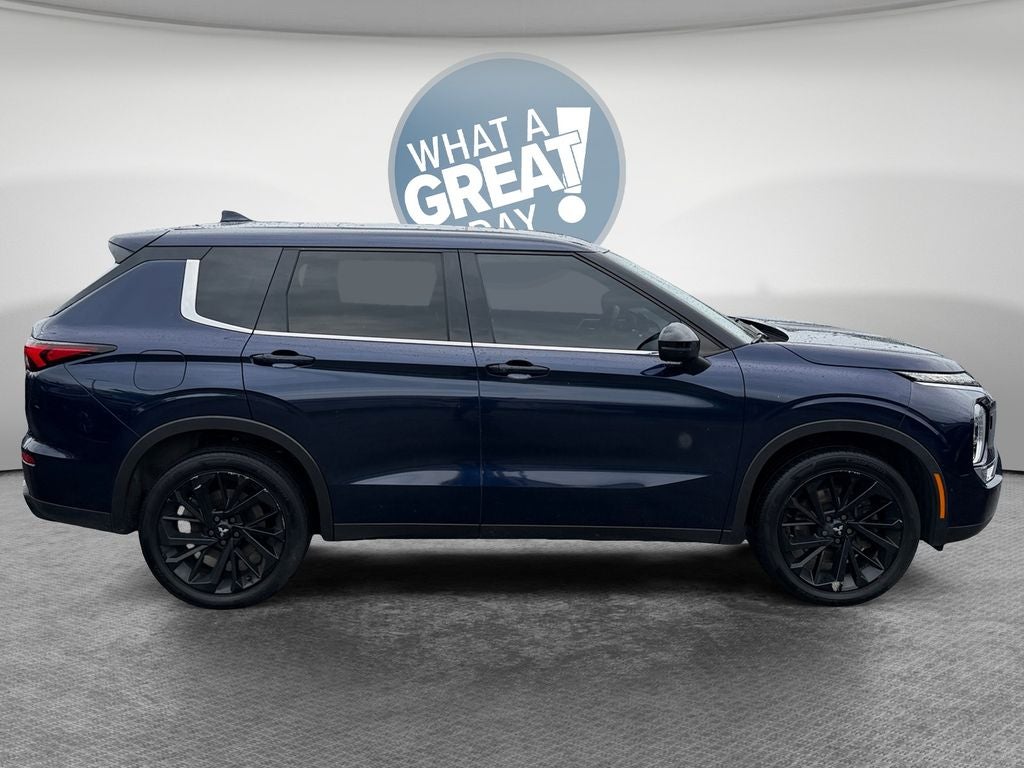 2022 Mitsubishi Outlander Black Edition