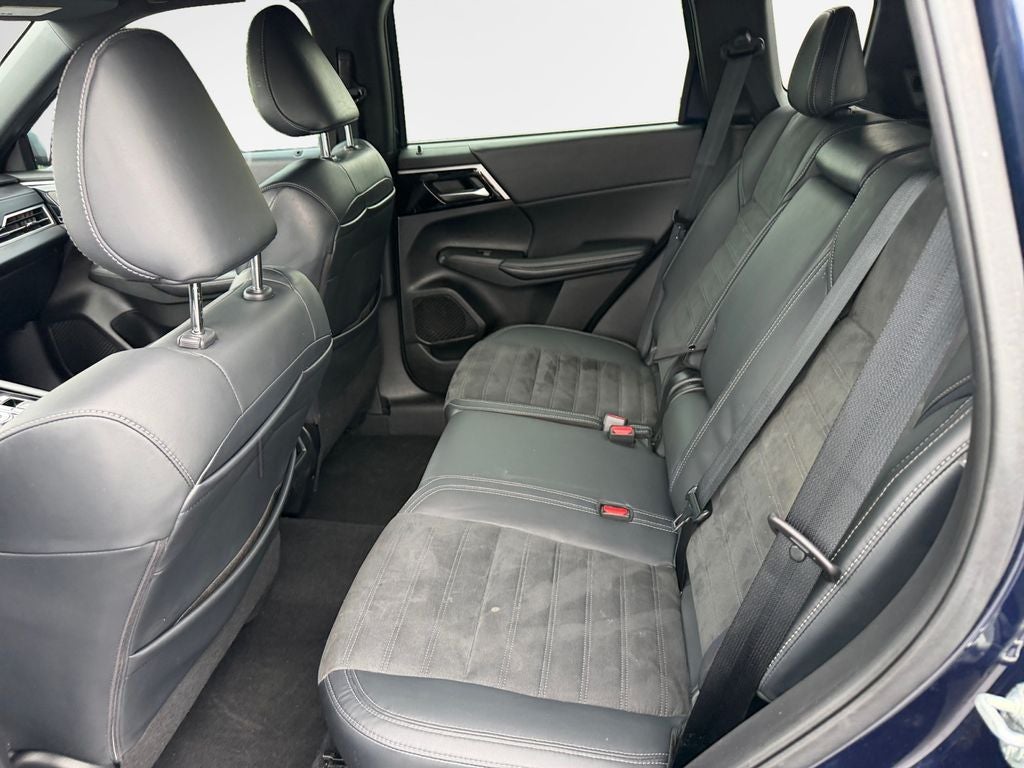 2022 Mitsubishi Outlander Black Edition