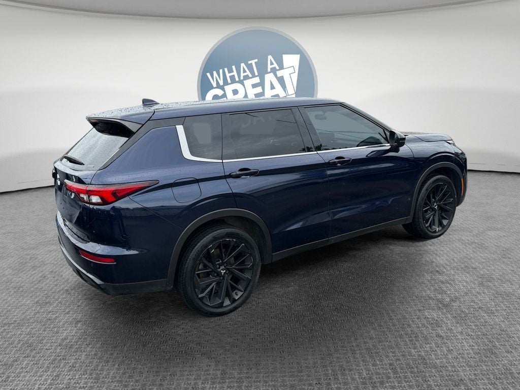 2022 Mitsubishi Outlander Black Edition