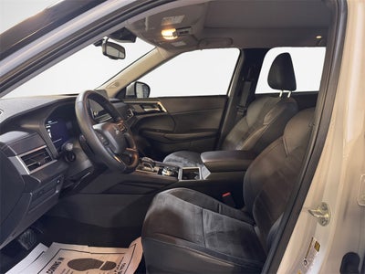 2023 Mitsubishi Outlander SE