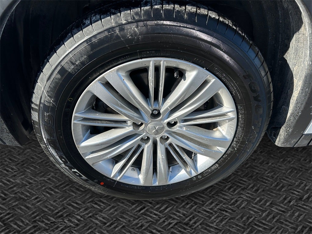 2024 Mitsubishi Outlander ES