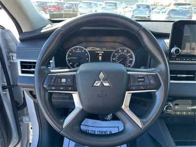 2024 Mitsubishi Outlander ES
