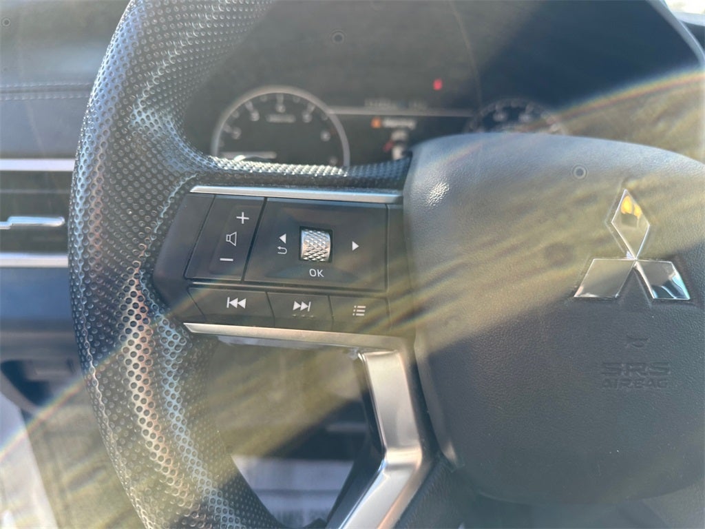 2024 Mitsubishi Outlander ES