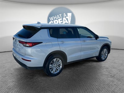 2024 Mitsubishi Outlander ES