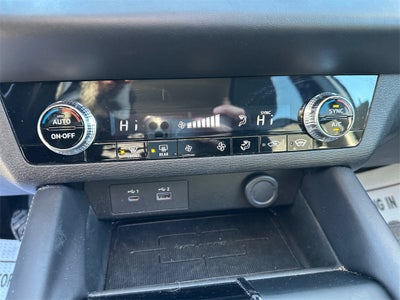 2024 Mitsubishi Outlander ES