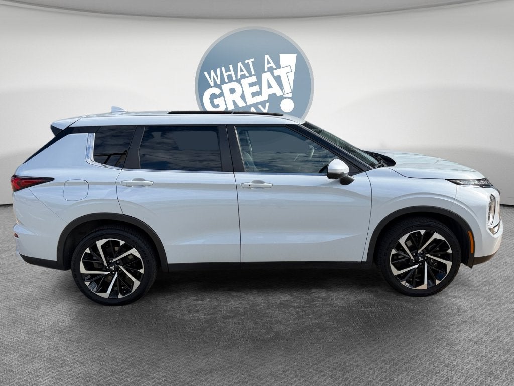 2022 Mitsubishi Outlander SE TECH