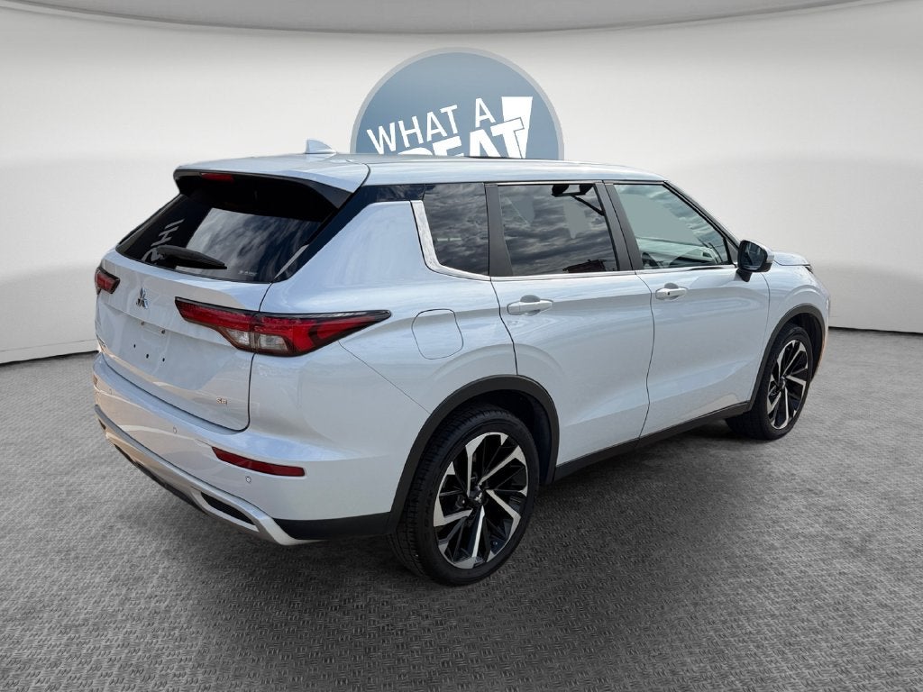 2022 Mitsubishi Outlander SE TECH