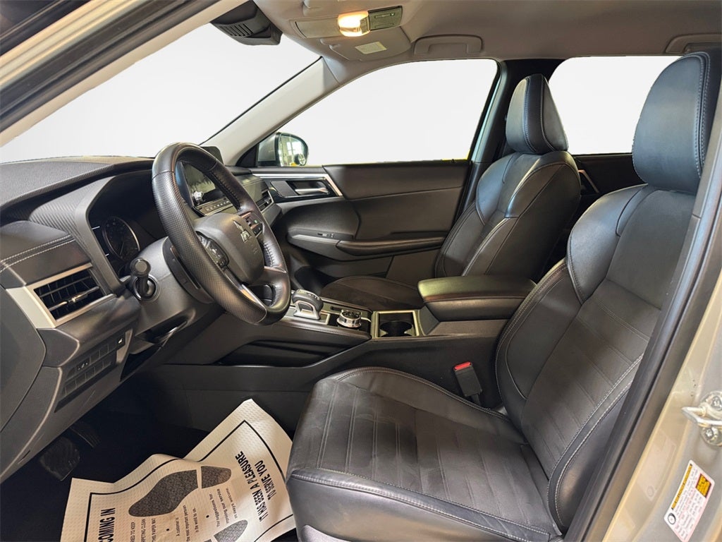 2022 Mitsubishi Outlander SE