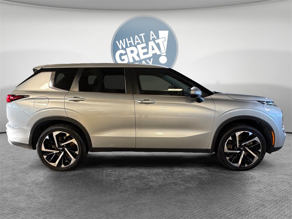 2022 Mitsubishi Outlander SE