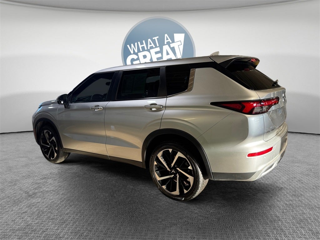 2022 Mitsubishi Outlander SE