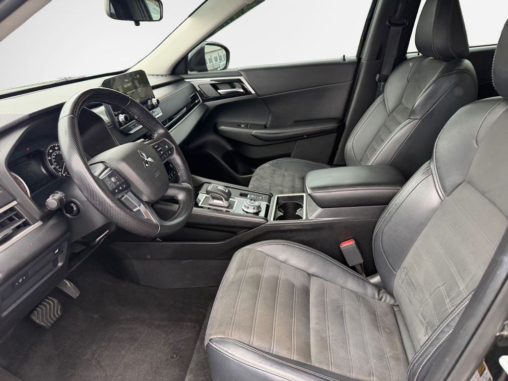 2022 Mitsubishi Outlander SE