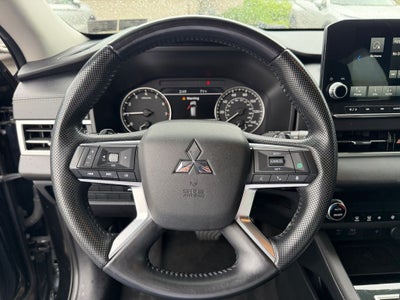 2022 Mitsubishi Outlander SE