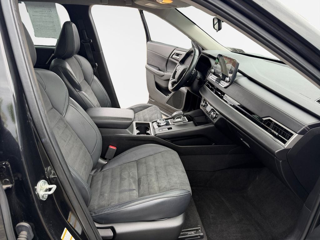 2022 Mitsubishi Outlander SE