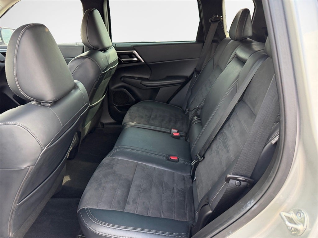 2022 Mitsubishi Outlander SE