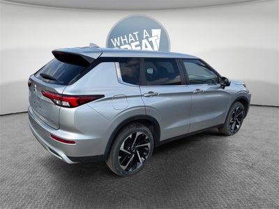 2022 Mitsubishi Outlander SE