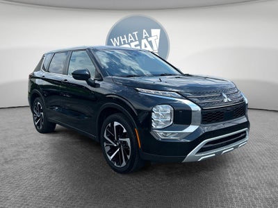 2023 Mitsubishi Outlander SE