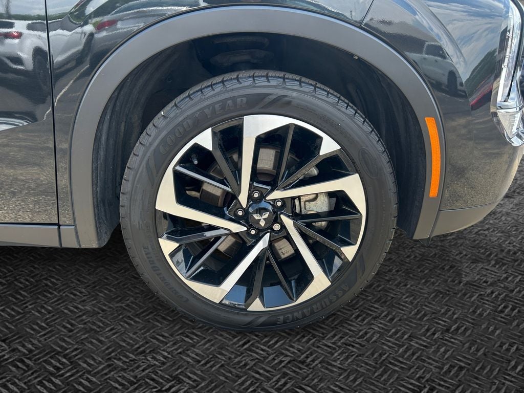 2023 Mitsubishi Outlander SE
