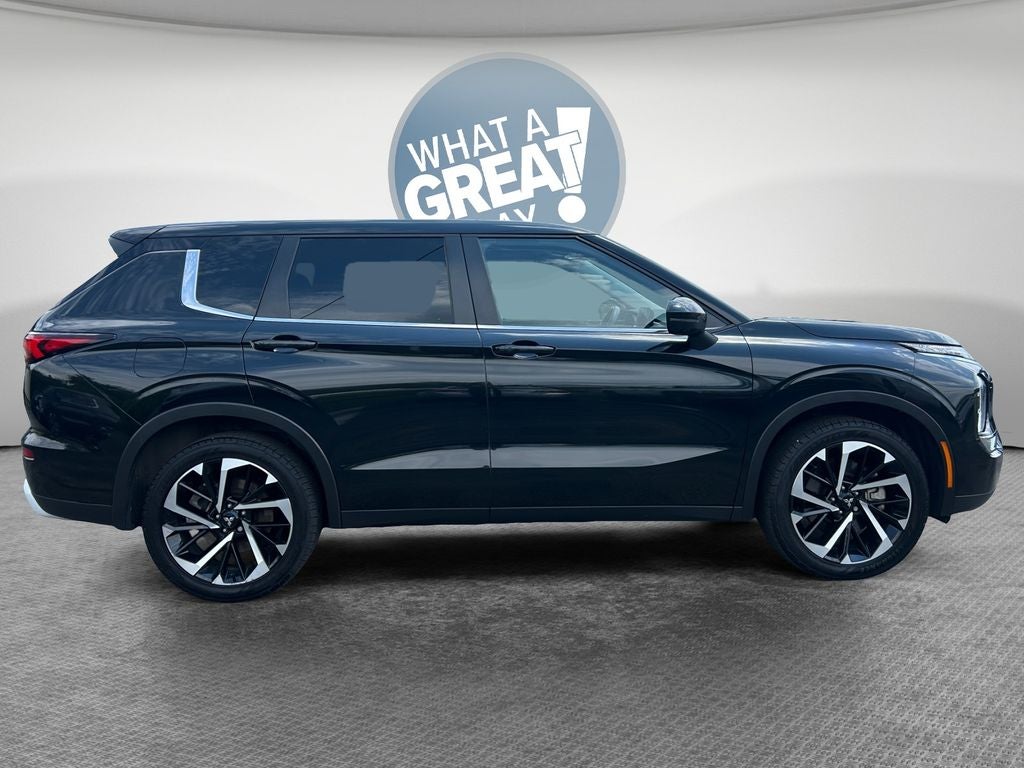 2023 Mitsubishi Outlander SE