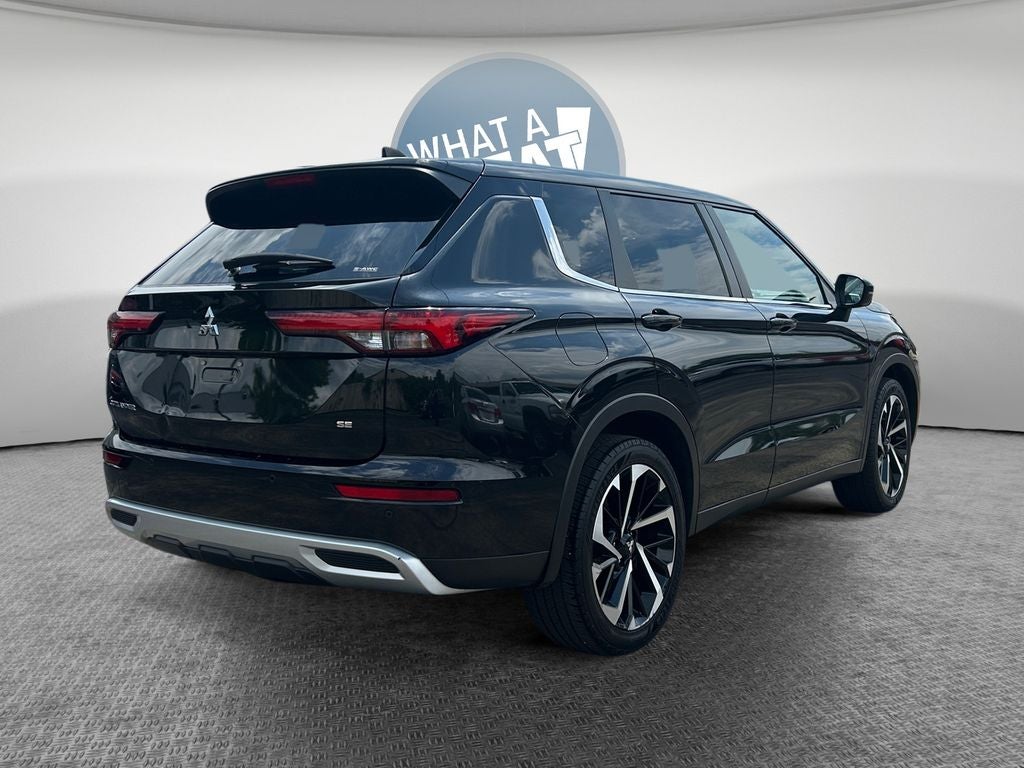 2023 Mitsubishi Outlander SE