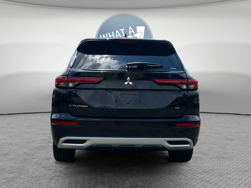 2023 Mitsubishi Outlander SE