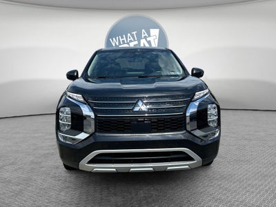 2023 Mitsubishi Outlander SE