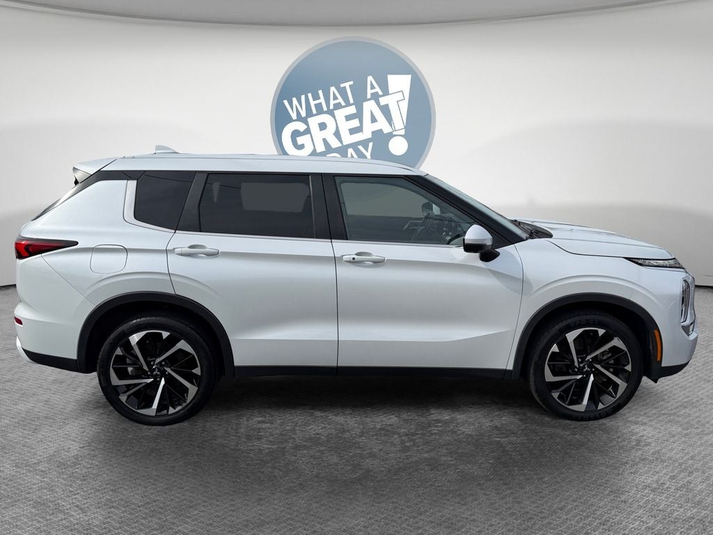 2022 Mitsubishi Outlander SE