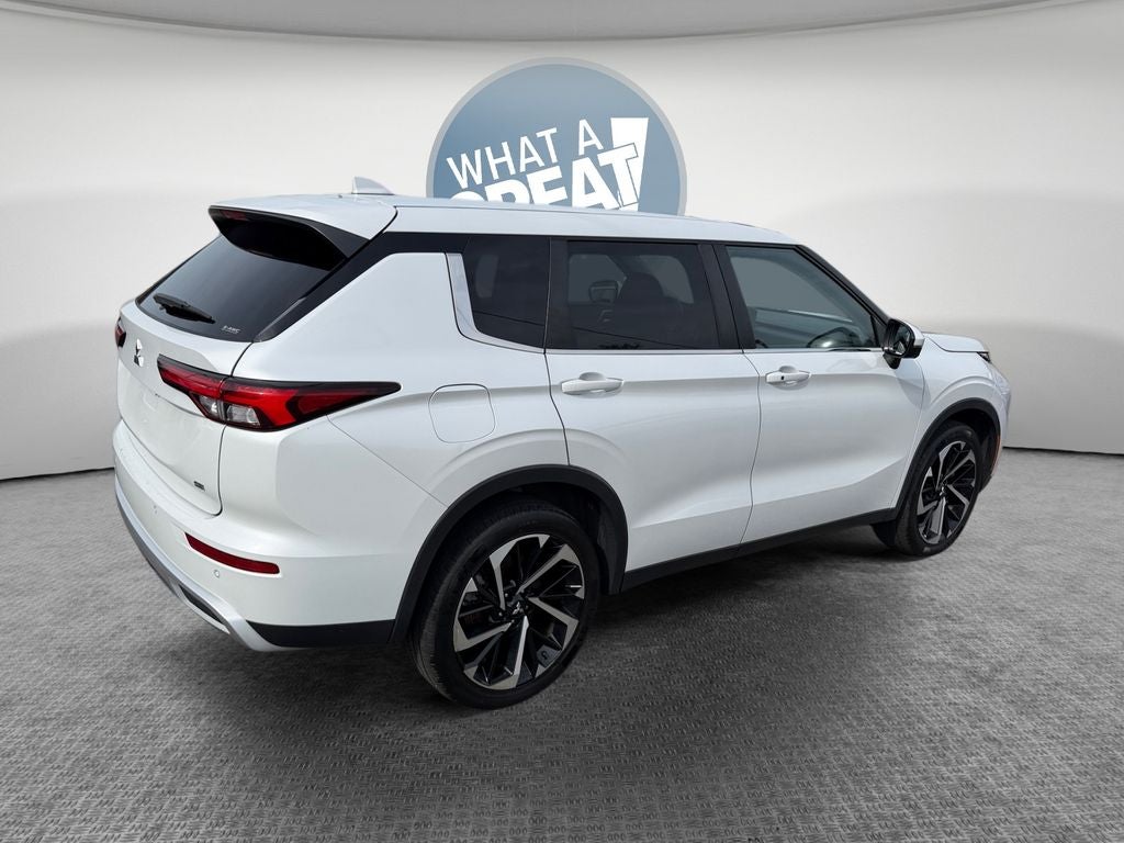 2022 Mitsubishi Outlander SE