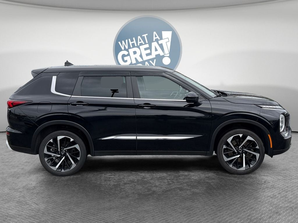 2023 Mitsubishi Outlander SE