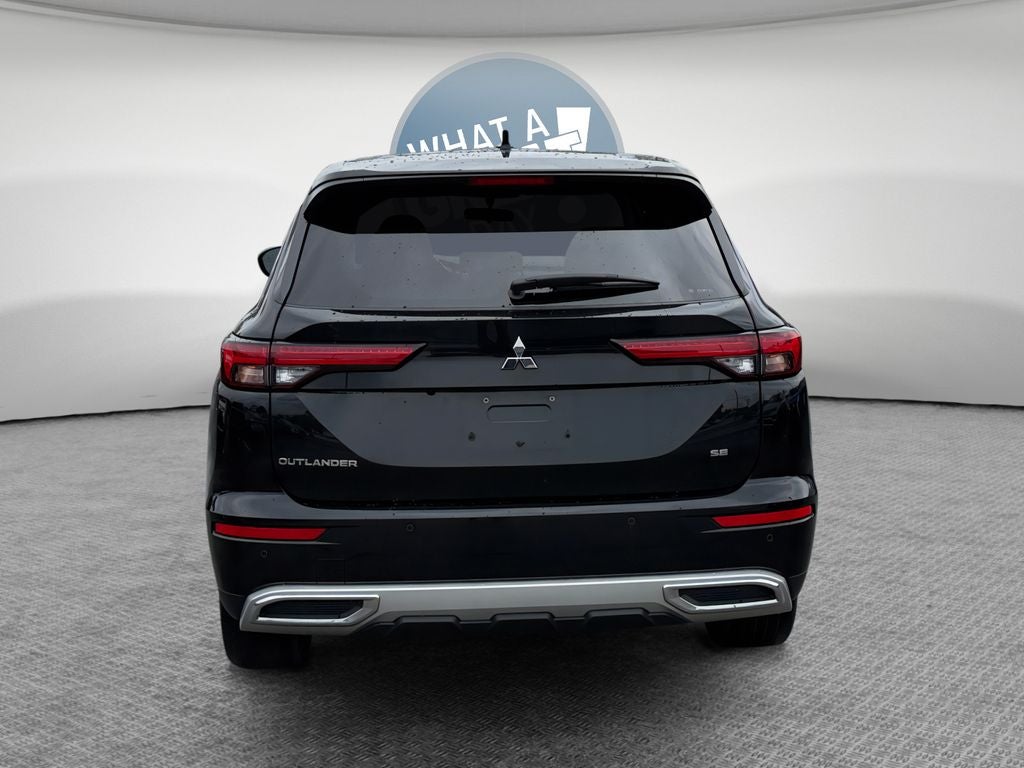 2023 Mitsubishi Outlander SE