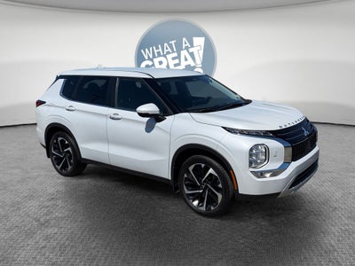 2023 Mitsubishi Outlander SE
