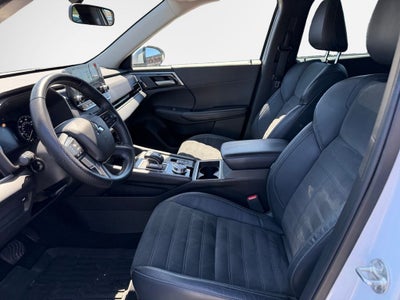 2023 Mitsubishi Outlander SE