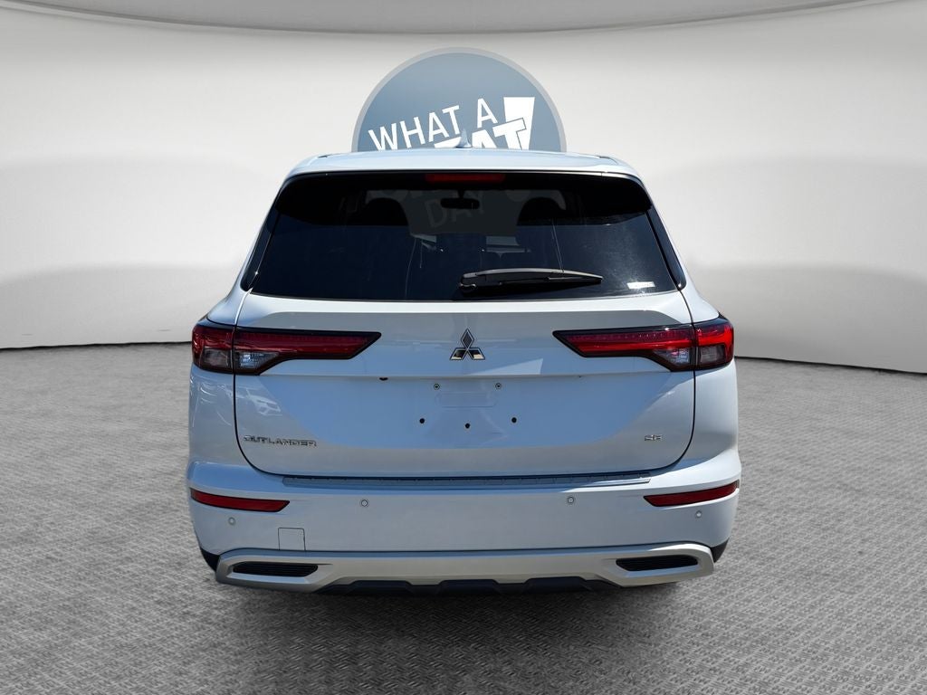 2023 Mitsubishi Outlander SE
